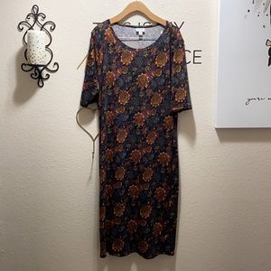 Beautiful short sleeve dress.